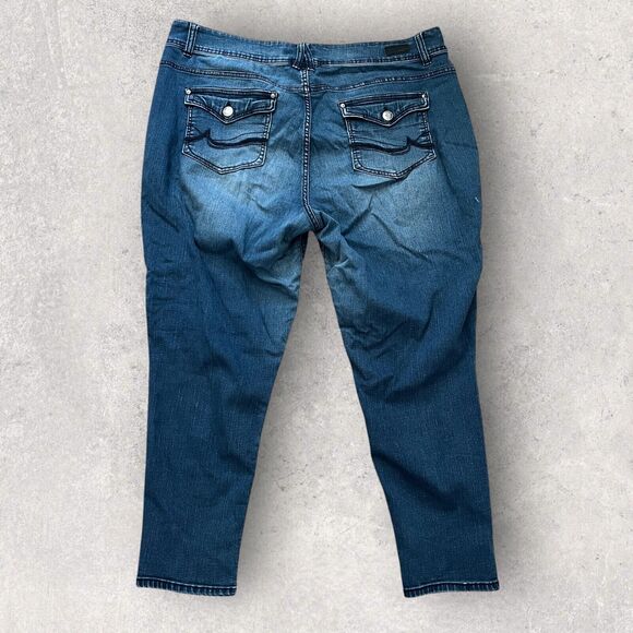 Angels Womens Jeans 18W Curvy Convertible Straight Leg Five Pocket Style Faded - Picture 8 of 15